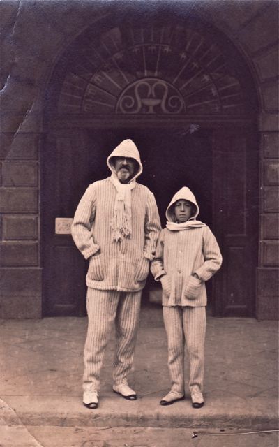 Ward trok Europa rond met zijn 'alleseizoenenpak'. Zijn zoon had daar toch bedenkingen bij.